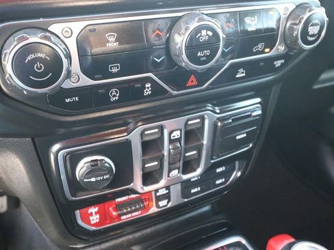 Used 2022 Jeep Wrangler Unlimited Rubicon image 23