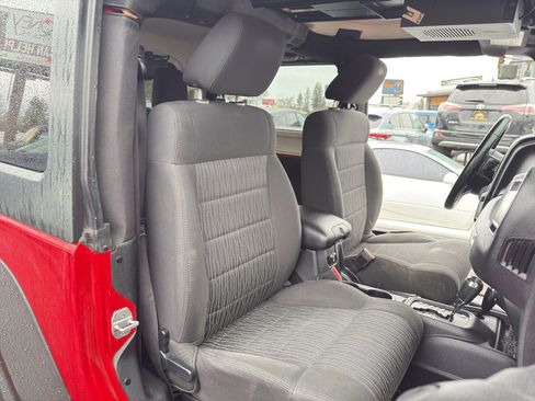 Used 2011 Jeep Wrangler Rubicon w/ PWR Convenience Group image 16