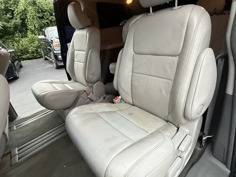 Used 2016 Toyota Sienna XLE w/ XLE Navigation Package FWD image 28
