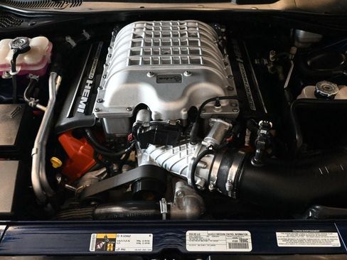 Used 2015 Dodge Challenger SRT Hellcat RWD image 21