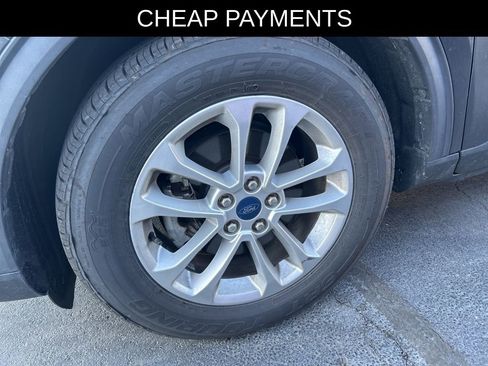 Used 2020 Ford Escape SE image 4