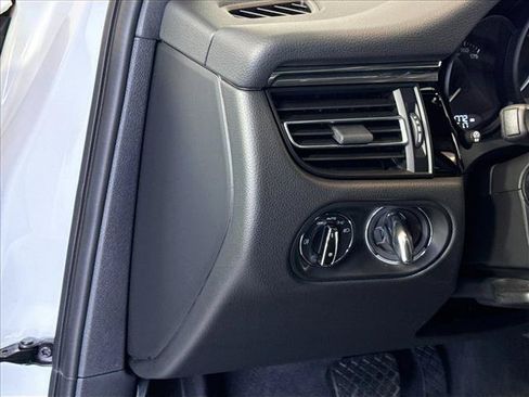 Certified 2026 Porsche Macan AWD/4WD image 13