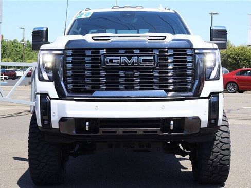 Used 2024 GMC Sierra 3500 Denali Ultimate AWD/4WD image 8