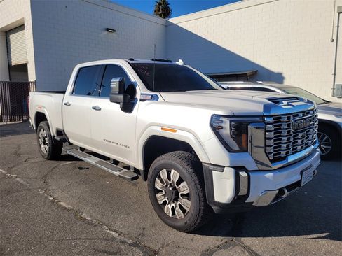 Used 2024 GMC Sierra 2500 Denali w/ Denali Reserve Package image 3