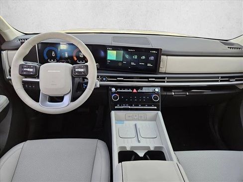 Certified 2025 Hyundai Santa Fe SEL image 11
