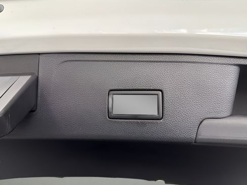 Used 2023 Volkswagen Atlas Cross Sport SE w/ Panoramic Sunroof Package FWD image 36