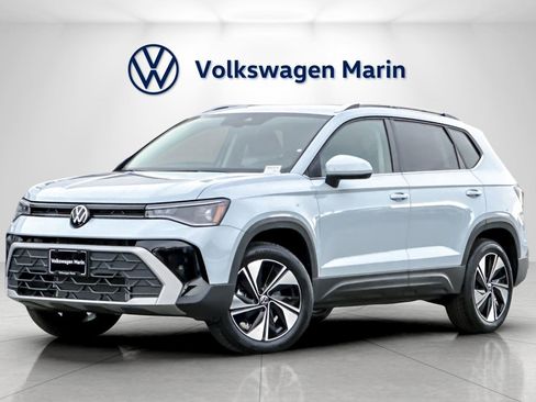 New 2026 Volkswagen Taos SE image 1