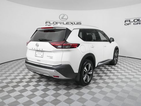 Used 2022 Nissan Rogue Platinum w/ Head-Up Display Package AWD/4WD image 7
