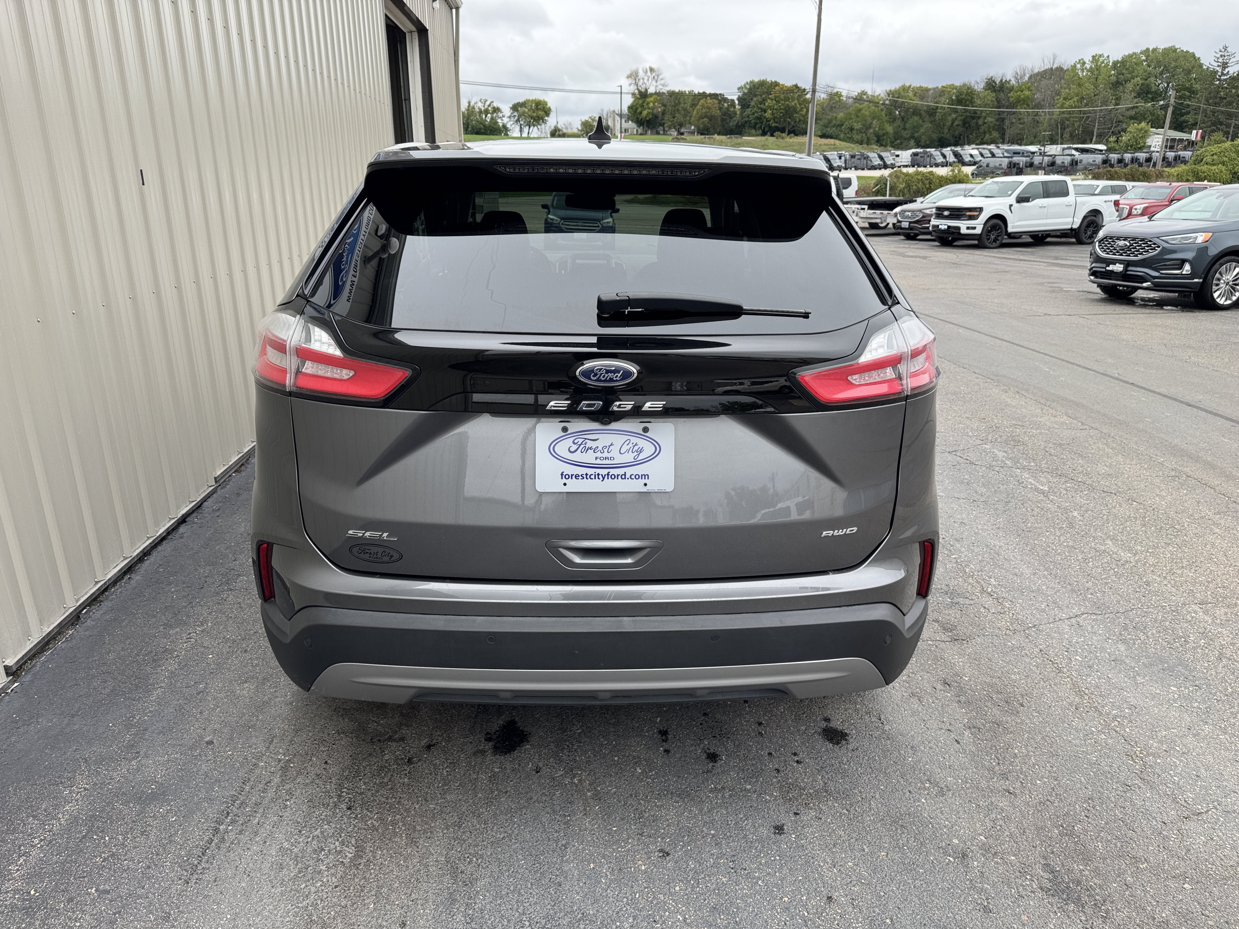 Used 2024 Ford Edge SEL AWD/4WD image 4
