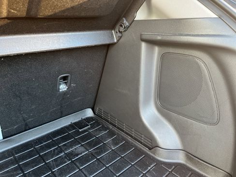 Used 2021 Hyundai Kona Limited image 28