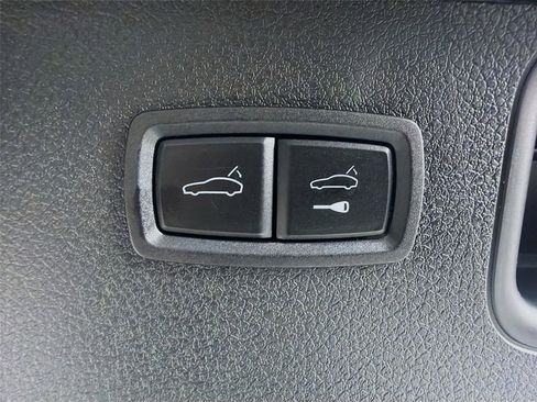 Certified 2023 Porsche Macan GTS image 24