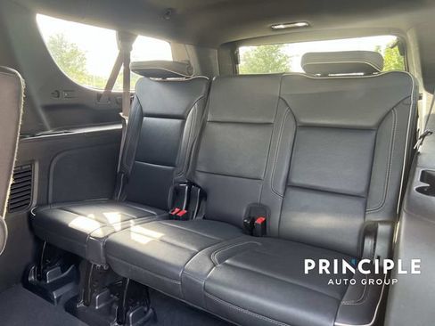 Used 2023 Chevrolet Suburban Premier AWD/4WD image 29