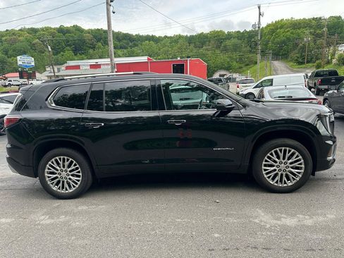 Used 2024 GMC Acadia Denali AWD/4WD image 4