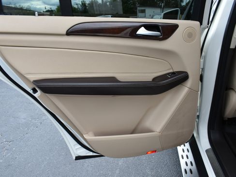 Used 2018 Mercedes-Benz GLS 450 4MATIC w/ Premium Package image 38