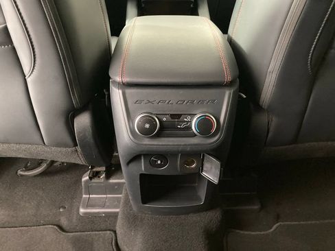 Used 2025 Ford Explorer ST-Line w/ ST-Line Street Pack AWD/4WD image 17