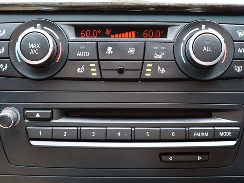 Used 2013 BMW 135i image 19