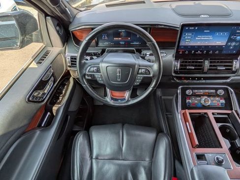 Used 2023 Lincoln Navigator Reserve AWD/4WD image 19