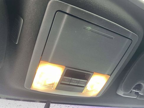 Used 2015 Ford Expedition XLT image 19