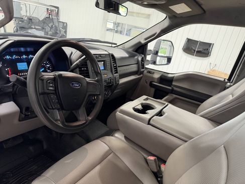 Used 2018 Ford F250 XL w/ Power Equipment Group AWD/4WD image 32