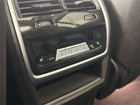 Used 2024 BMW X7 xDrive40i image 23