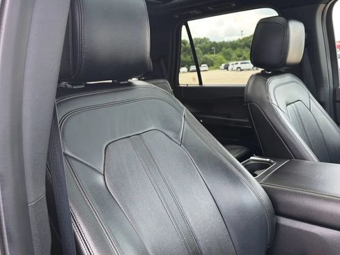 Used 2018 Ford Expedition Limited w/ Equipment Group 301A AWD/4WD image 81