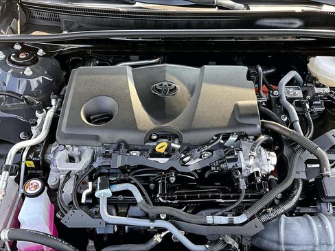 Used 2025 Toyota Camry XLE AWD/4WD image 32