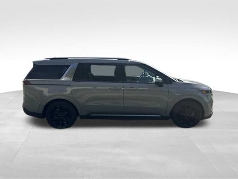 Used 2024 Kia Carnival SX FWD image 2