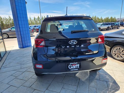New 2026 Hyundai Venue SEL FWD image 3