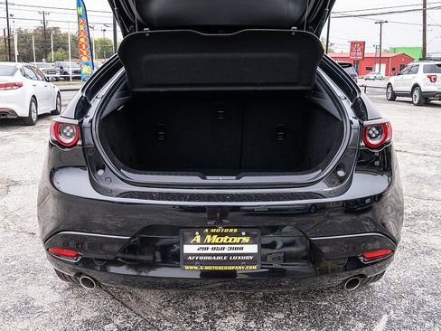 Used 2019 MAZDA MAZDA3 Hatchback w/ Premium Package FWD image 11