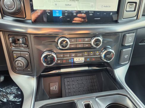 New 2025 Ford F150 Platinum w/ FX4 Off-Road Package image 14