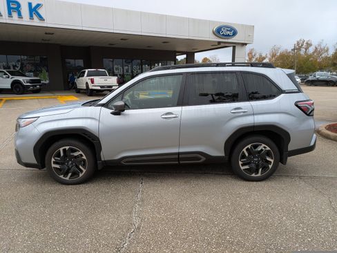 Used 2025 Subaru Forester Limited w/ Popular Package #2 image 7