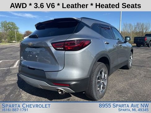 Used 2024 Chevrolet Blazer LT AWD/4WD image 3
