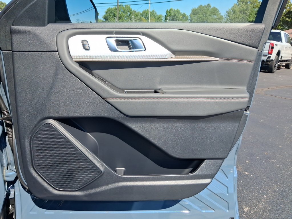 New 2026 Ford Explorer Active w/ Active Comfort Package AWD/4WD image 15