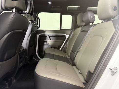 New 2026 Land Rover Defender 110 X-Dynamic SE AWD/4WD image 14