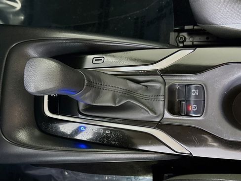 Used 2022 Toyota Corolla LE image 20