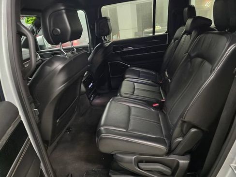 Used 2022 Jeep Wagoneer Series II AWD/4WD image 34