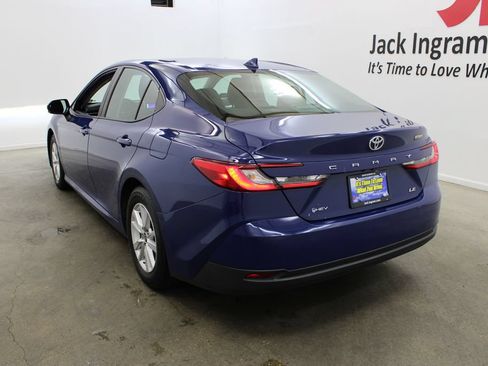 Used 2025 Toyota Camry LE FWD image 3