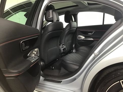 Used 2025 Mercedes-Benz E 450 4MATIC Sedan image 26