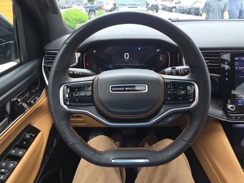 Certified 2025 Jeep Grand Wagoneer L Series III w/ Rear Seat Video Group 1 AWD/4WD image 17