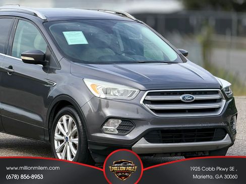 Used 2017 Ford Escape Titanium FWD image 12