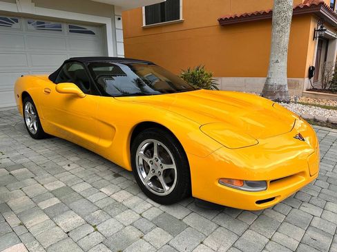 Used 2004 Chevrolet Corvette Convertible w/ Preferred Equipment Group RWD image 48