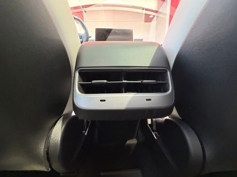 Used 2023 Tesla Model Y Long Range AWD/4WD image 27