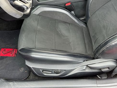 Used 2016 Ford Mustang Shelby GT350 w/ Technology Package image 34