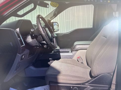 Used 2017 Ford F150 XLT w/ Equipment Group 302A Luxury AWD/4WD image 8