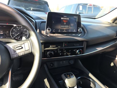 Used 2024 Nissan Rogue S AWD/4WD image 11