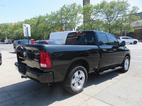 Used 2019 RAM 1500 Express w/ Express Value Package AWD/4WD image 4