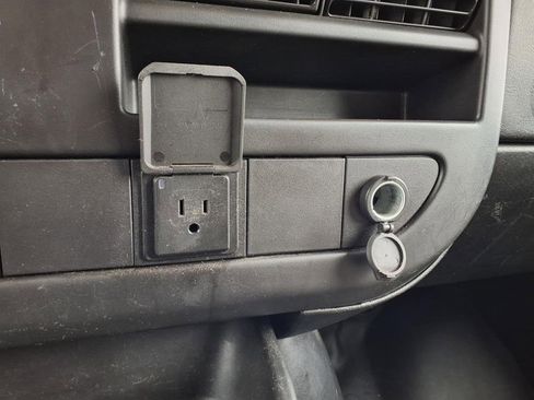 Used 2016 Chevrolet Express 2500 Extended image 21