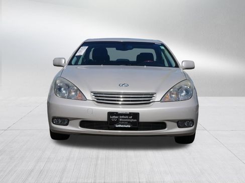 Used 2002 Lexus ES 330 FWD image 2