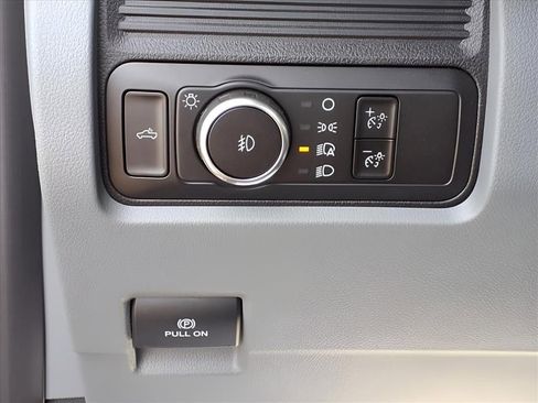 New 2025 Ford F550 4x4 Regular Cab Super Duty image 15