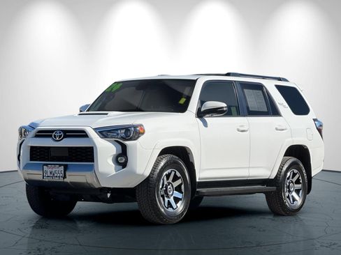 Used 2024 Toyota 4Runner TRD Off-Road Premium AWD/4WD image 8